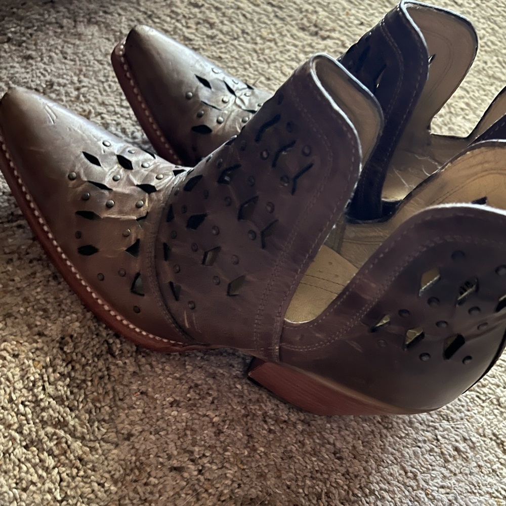 Ariat women’s ankle boots